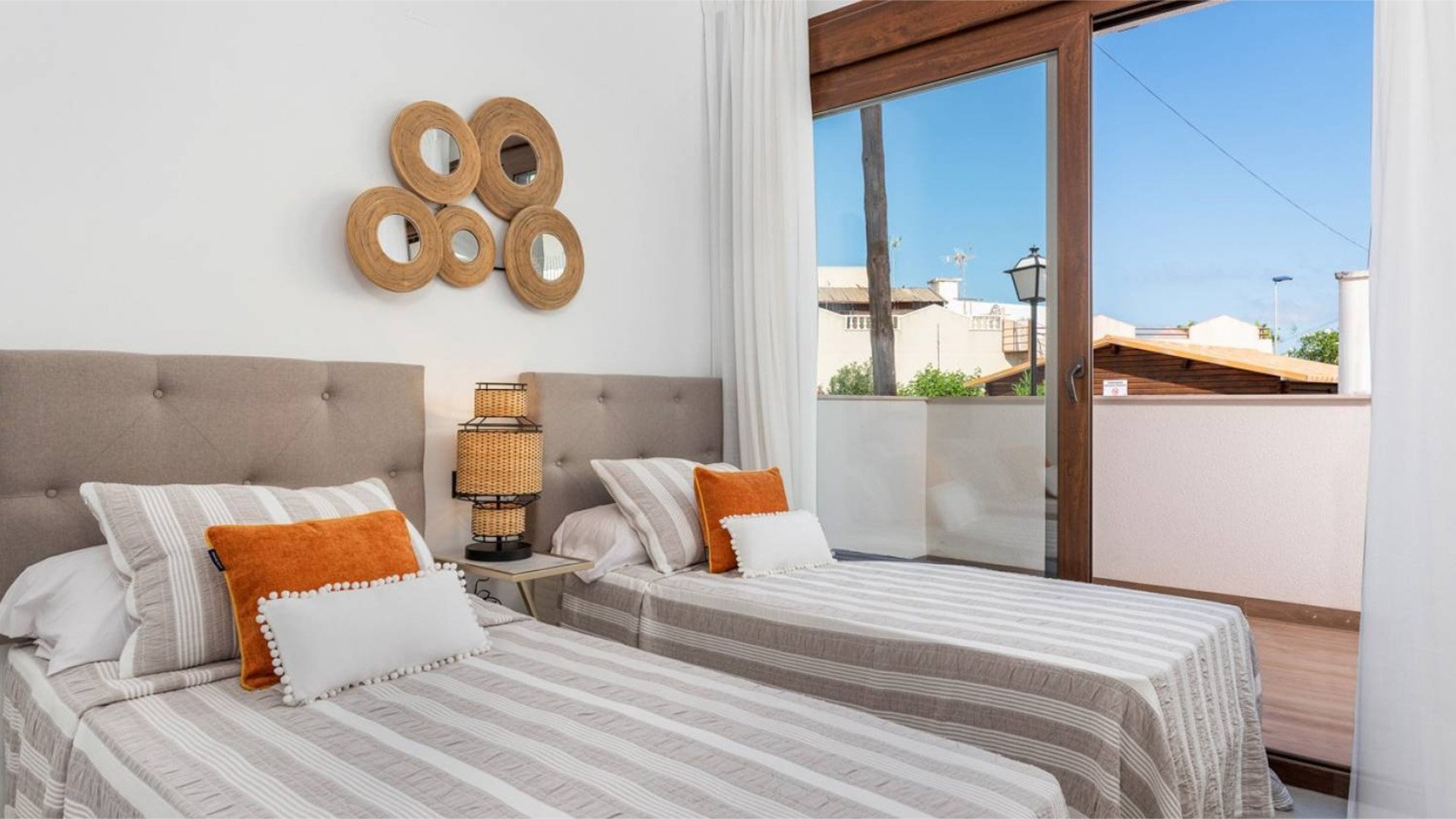 Bungalowi Balcones de VIVI, Torrevieja, Alicante, Espanja 3 makuuhuonetta, 70.71 m2 No. 89796