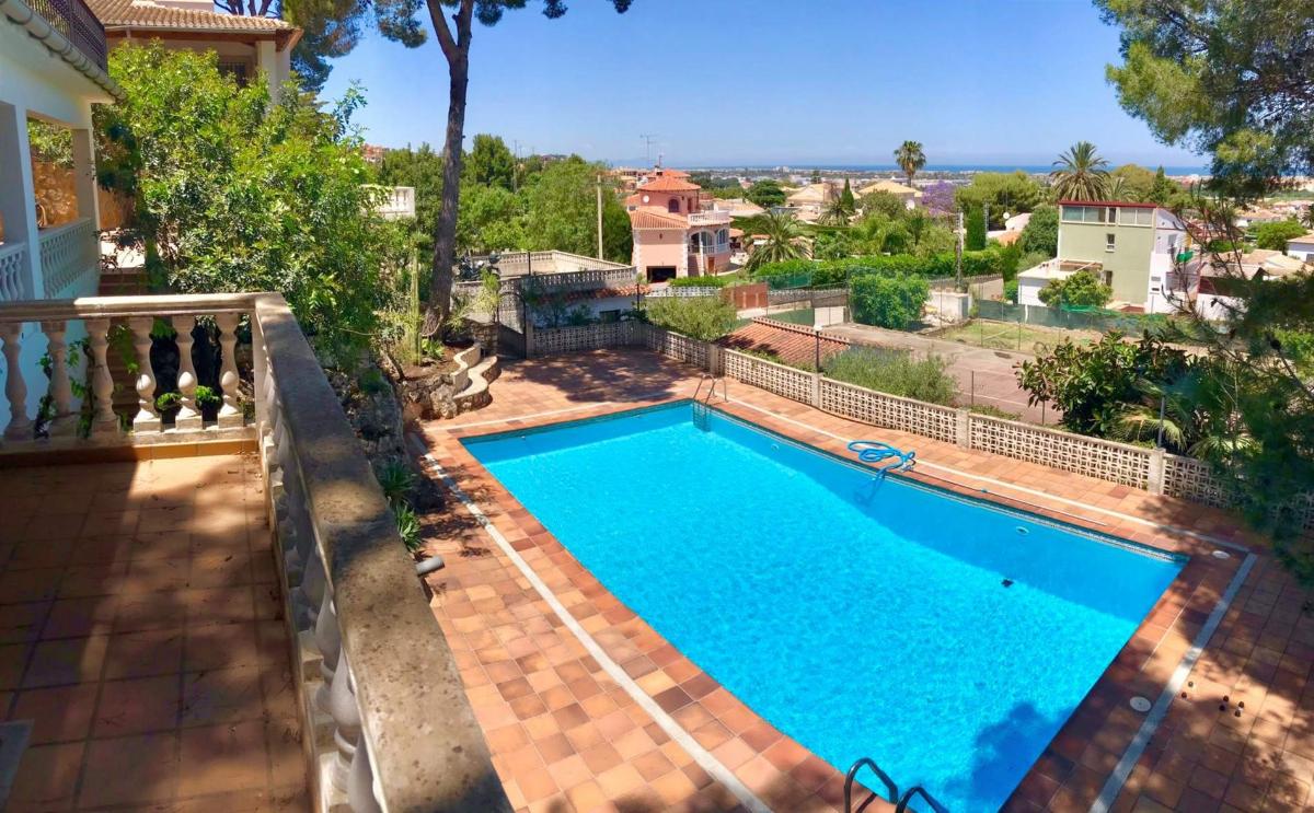 Villa a Denia, Alicante, Spagna 6 camere da letto, 607 mq. N° 100654