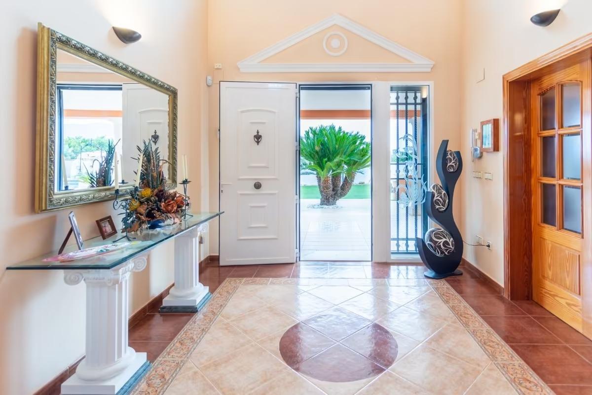 Villa i Denia, Alicante, Spanien 4 sovrum, 442 kvm. Nr. 100655