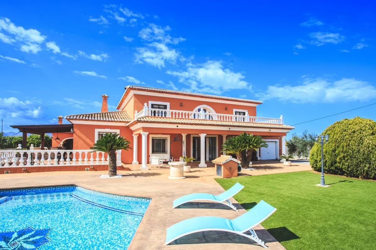Villa i Denia, Alicante, Spanien 4 sovrum, 442 kvm. Nr. 100655