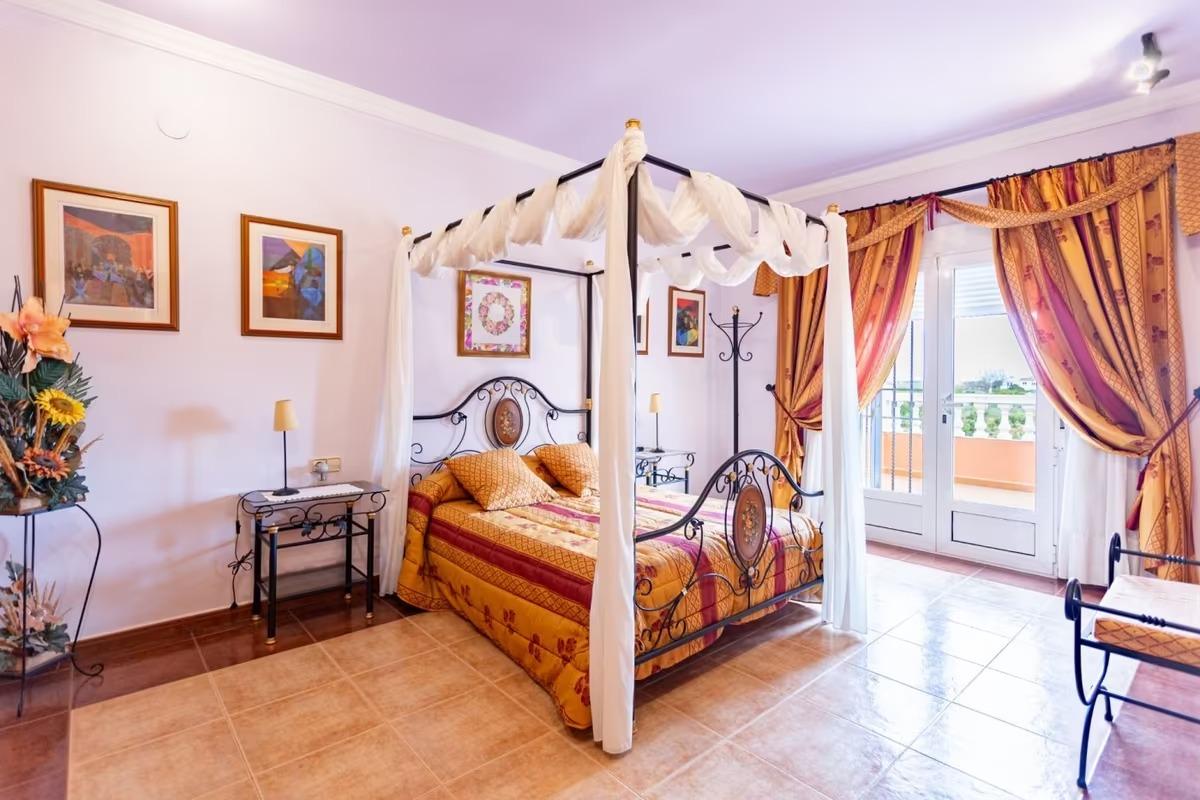 Villa i Denia, Alicante, Spanien 4 sovrum, 442 kvm. Nr. 100655