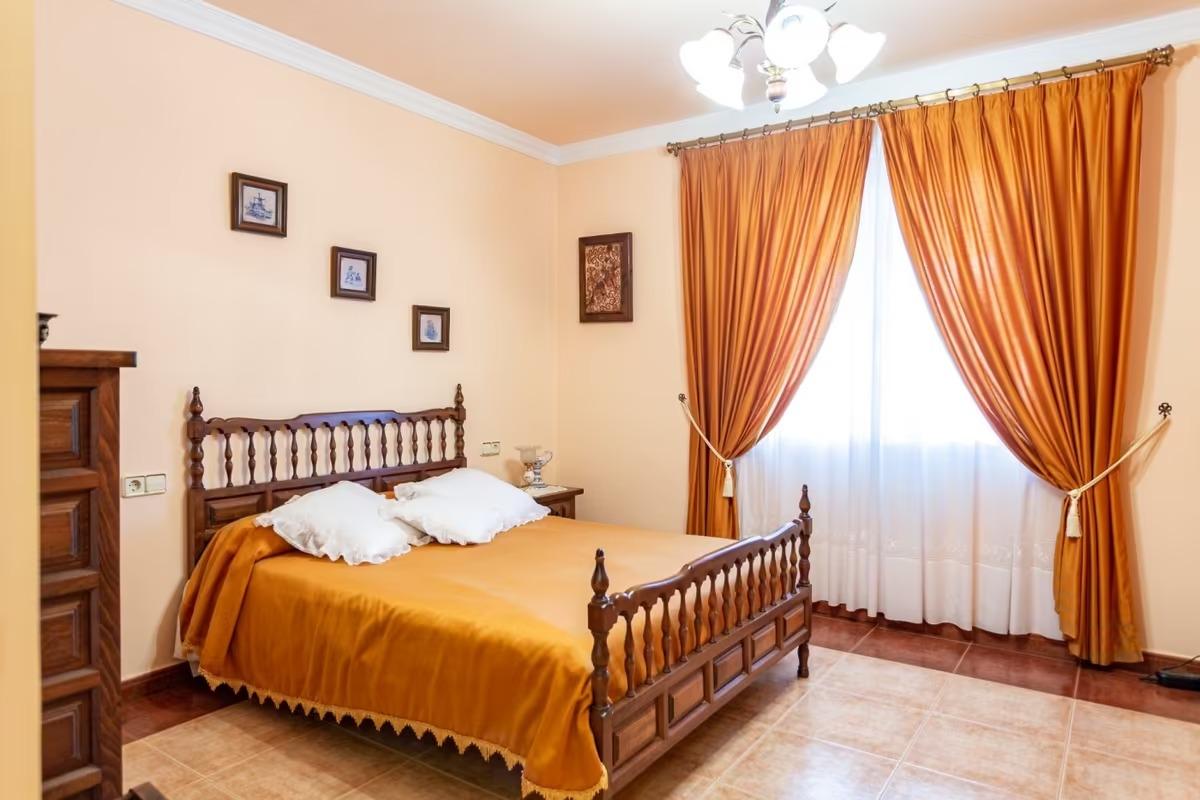 Villa i Denia, Alicante, Spanien 4 sovrum, 442 kvm. Nr. 100655