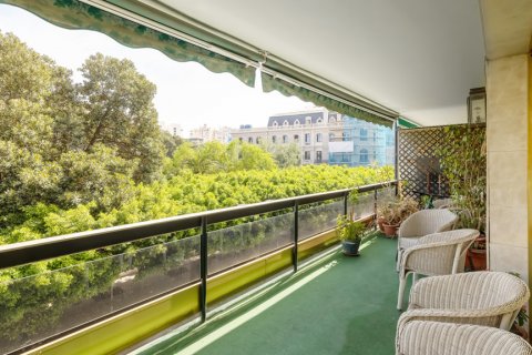 Apartment à vendre Malaga, Espagne, 4 chambres, 253 m2 No. 108170 - photo 2
