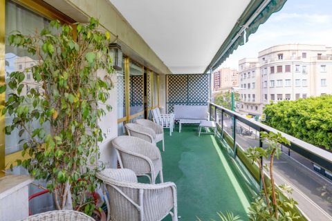 Apartment à vendre Malaga, Espagne, 4 chambres, 253 m2 No. 108170 - photo 4